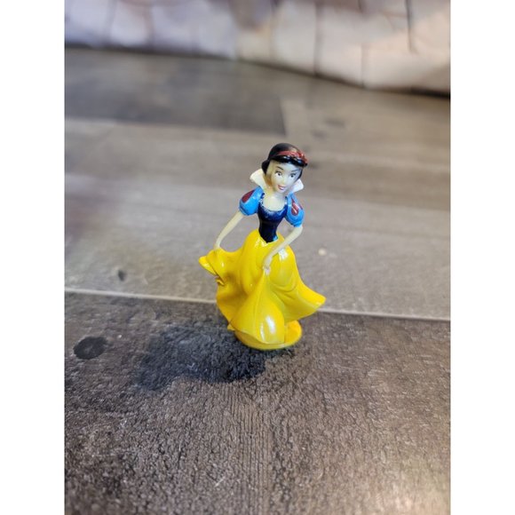 Disney snow white princess toy figure - Picture 1 of 5